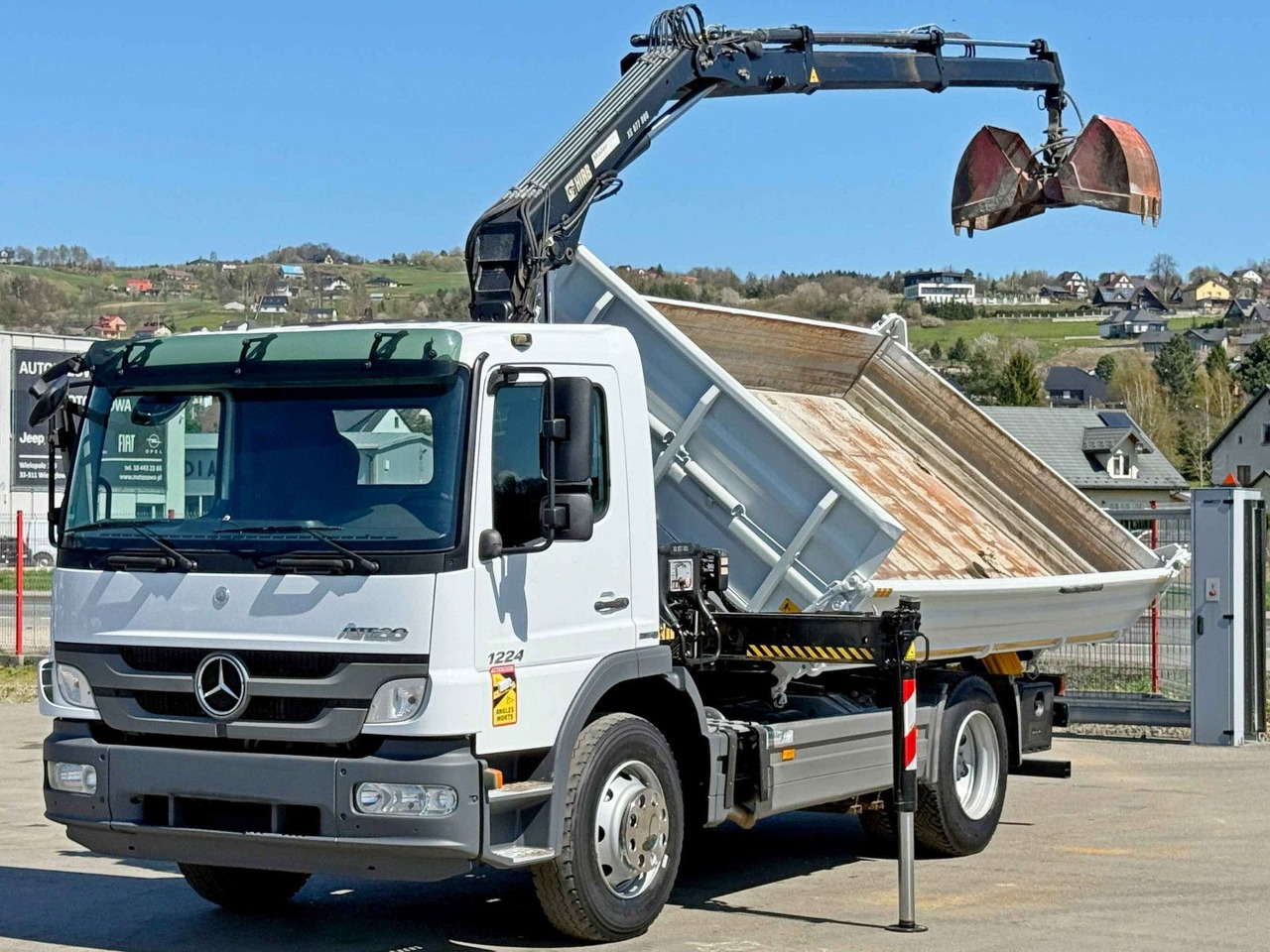 Mercedes-Benz ATEGO 1224 * KIPPER 4,00 m * HIAB 077 BS - 2 DUO - Crane truck: picture 3 Mercedes-Benz ATEGO 1224 * KIPPER 4,00 m * HIAB 077 BS - 2 DUO - Crane truck: picture 3