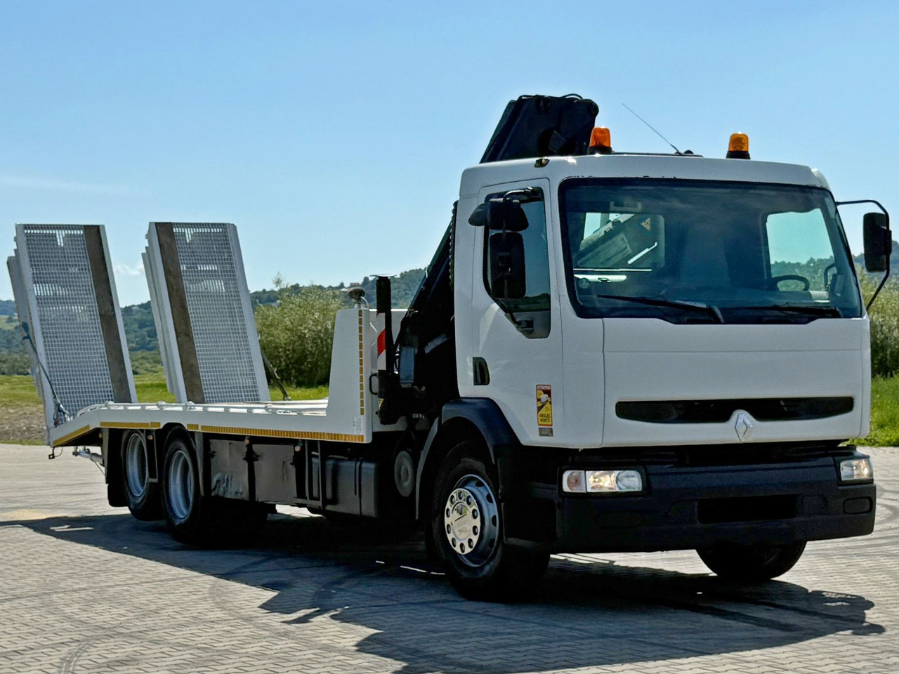 Renault KERAX 320 DCI* ABSCHLEPPWAGEN 7,35m + HIAB 140A - Tow truck: picture 4 Renault KERAX 320 DCI* ABSCHLEPPWAGEN 7,35m + HIAB 140A - Tow truck: picture 4
