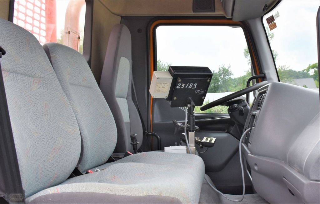 Lease a Renault MIDLUM 220 DCI* KIPPER 3,80m * 4x4  Renault MIDLUM 220 DCI* KIPPER 3,80m * 4x4: picture 10