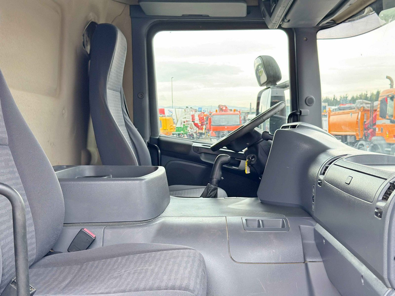 Tipper Scania P 380 Kipper 5,70m + BORDMATIC* 8x4: picture 11