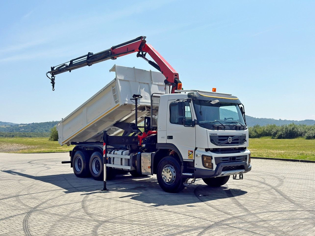 Volvo FMX 410 Kipper 4,70m *PK 14002-EH B/FUNK *6x4 - Crane truck: picture 2 Volvo FMX 410 Kipper 4,70m *PK 14002-EH B/FUNK *6x4 - Crane truck: picture 2