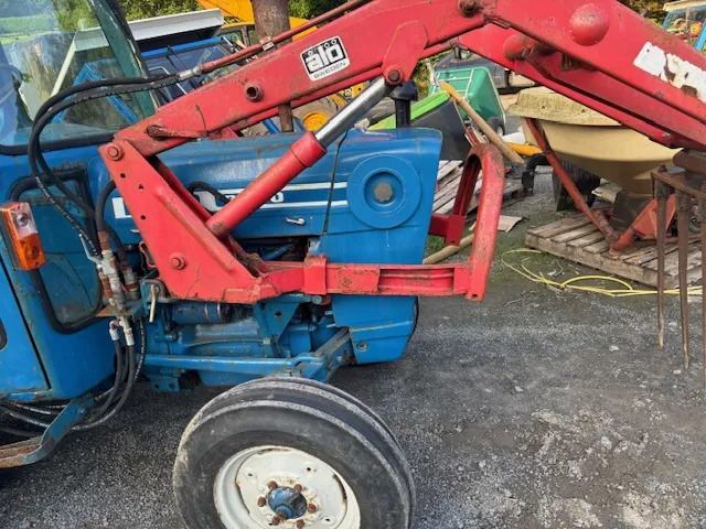 FORD 3600 C/W FRONT LOADER - Farm tractor: picture 2 FORD 3600 C/W FRONT LOADER - Farm tractor: picture 2