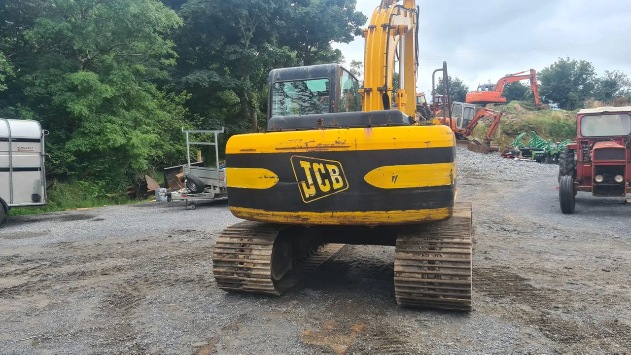 Crawler excavator JCB JS 130: picture 8