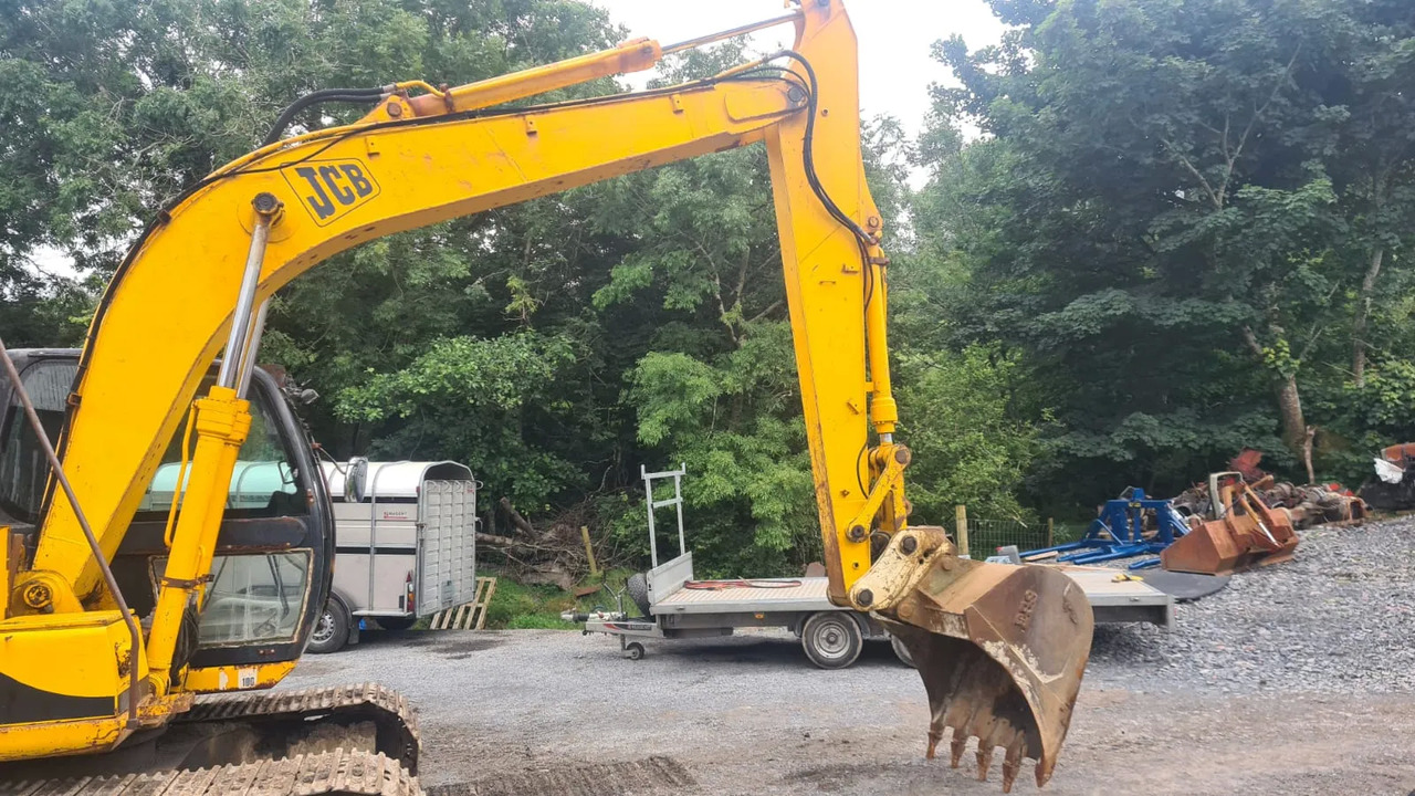 Crawler excavator JCB JS 130: picture 9