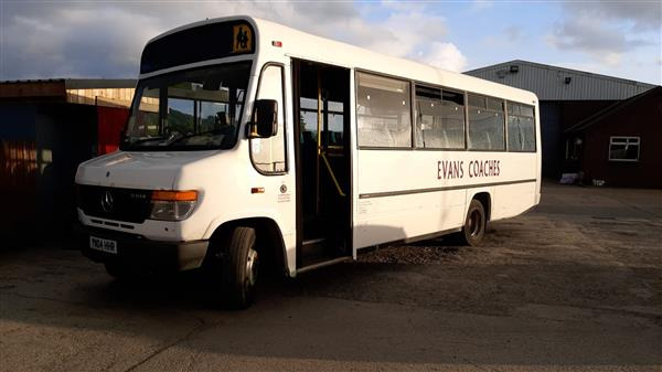 2004 Mercedes  33 seat dual purpose minicoach - Suburban bus: picture 1 2004 Mercedes  33 seat dual purpose minicoach - Suburban bus: picture 1