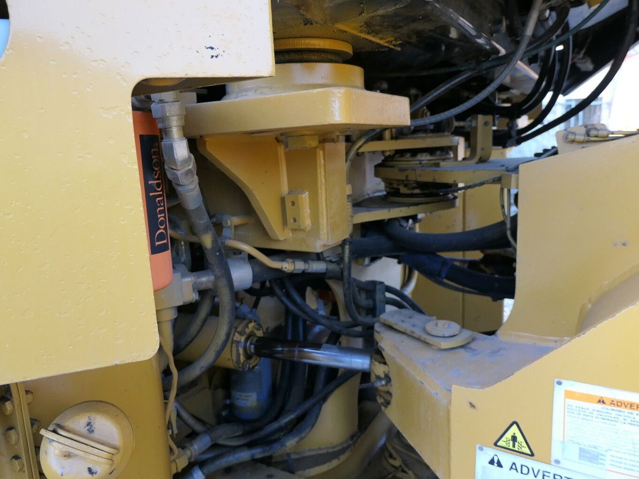 Lease a Caterpillar 962G Caterpillar 962G: picture 7 Lease a Caterpillar 962G Caterpillar 962G: picture 7