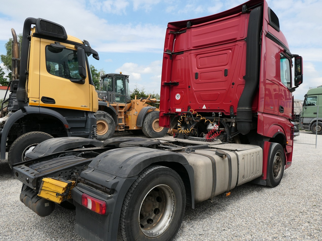 Tractor unit Mercedes Benz Actros 1845: picture 6