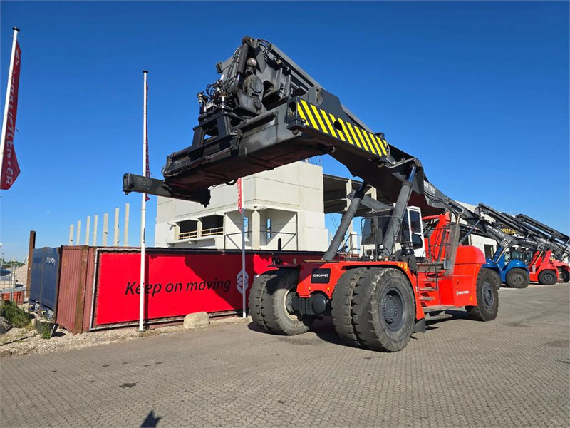 KONECRANES SMV 4535 TB5 - Reach stacker: picture 4 KONECRANES SMV 4535 TB5 - Reach stacker: picture 4