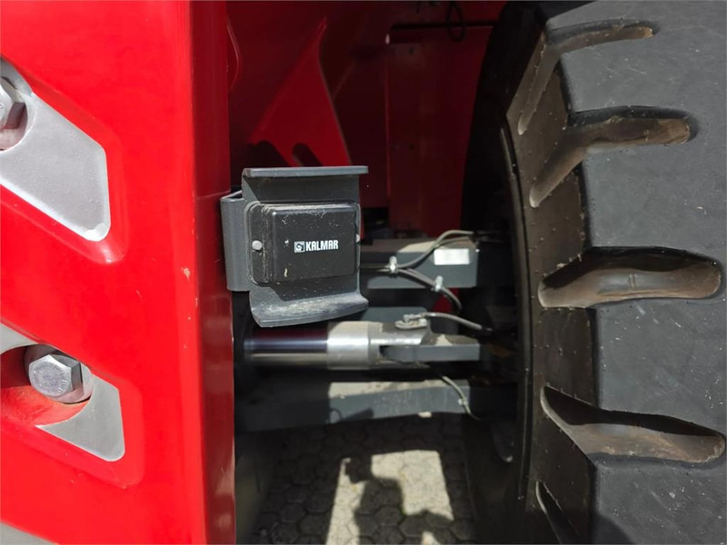 Reach stacker Kalmar DRG450-65S5: picture 16