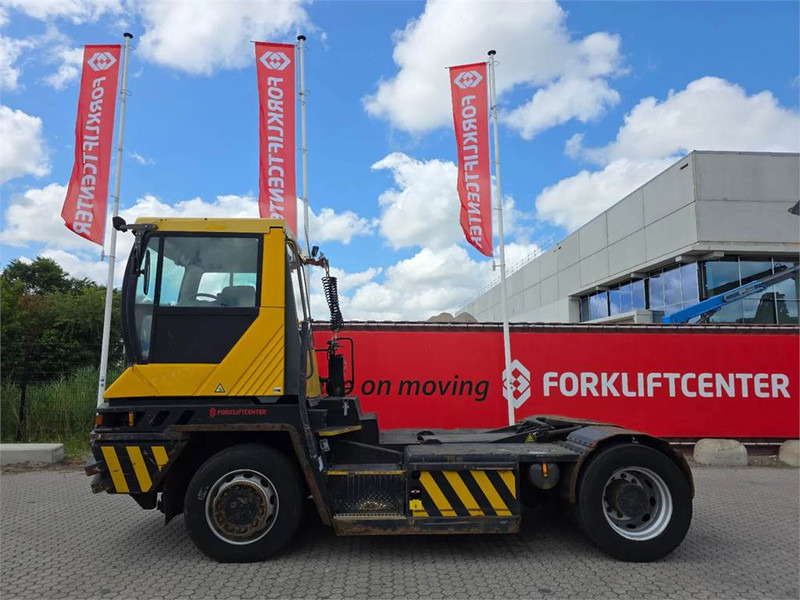 Terberg RT222 4x4 - Terminal tractor: picture 4 Terberg RT222 4x4 - Terminal tractor: picture 4