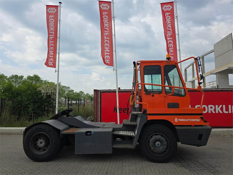 Terberg YT182 - Terminal tractor: picture 3 Terberg YT182 - Terminal tractor: picture 3