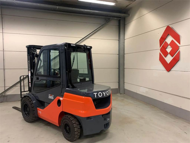 Lease a Toyota 52-8FDJF35 Toyota 52-8FDJF35: picture 7