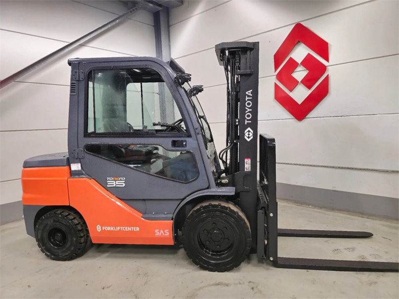Toyota 52-8FDJF35 - Diesel forklift: picture 1 Toyota 52-8FDJF35 - Diesel forklift: picture 1
