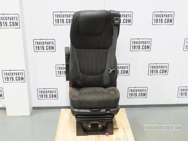 DAF 2104726 Bestuurdersstoel XF - Seat for Truck: picture 1 DAF 2104726 Bestuurdersstoel XF - Seat for Truck: picture 1