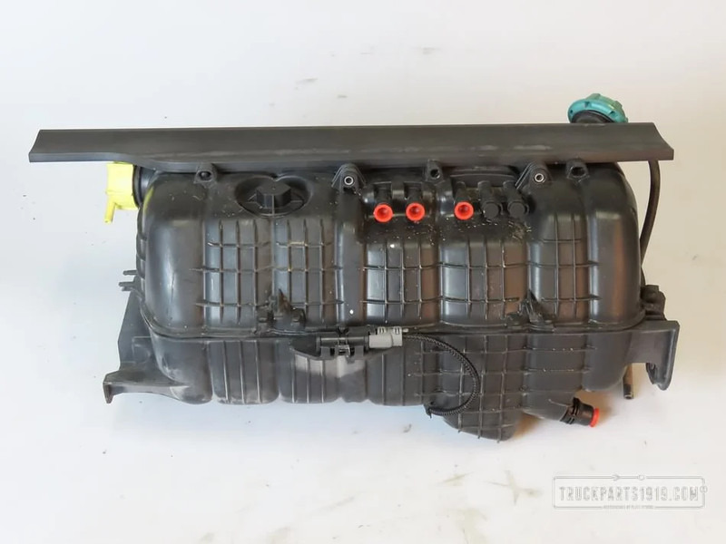 MAN Cooling System Koelexpansievat Euro6 - Expansion tank for Truck: picture 2 MAN Cooling System Koelexpansievat Euro6 - Expansion tank for Truck: picture 2