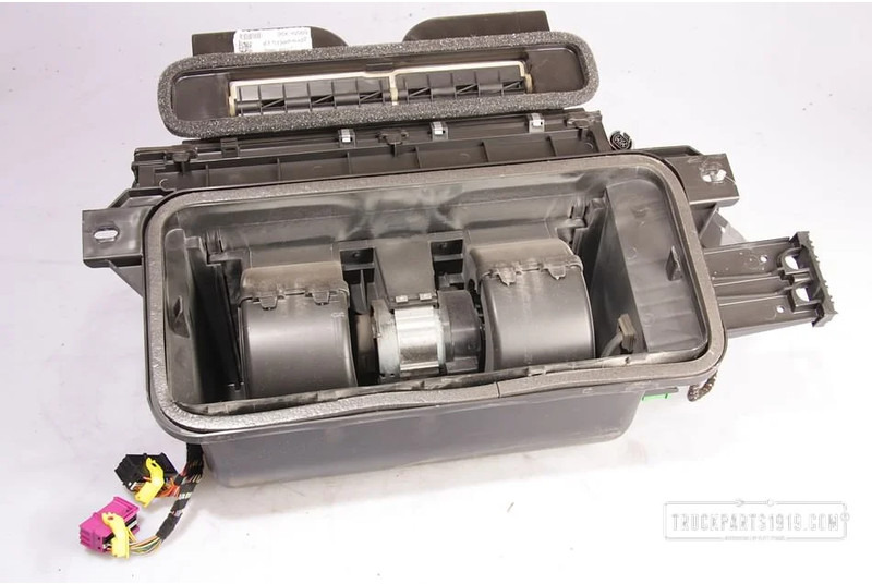 MAN Heating, Ventilation & AC Kachel unit TGX - Heating/ Ventilation for Truck: picture 1 MAN Heating, Ventilation & AC Kachel unit TGX - Heating/ Ventilation for Truck: picture 1