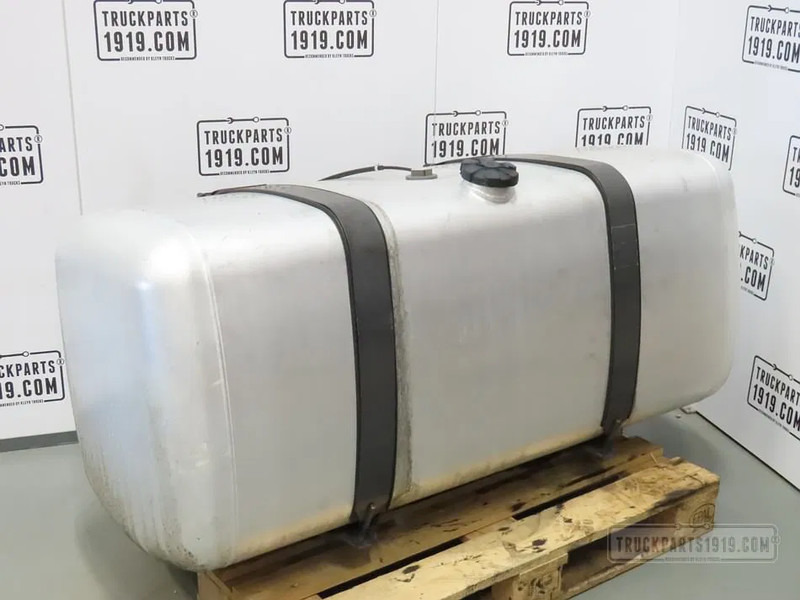 Mercedes-Benz 9604703903 Brandstoftank + steunen 630L - Fuel tank for Truck: picture 1 Mercedes-Benz 9604703903 Brandstoftank + steunen 630L - Fuel tank for Truck: picture 1
