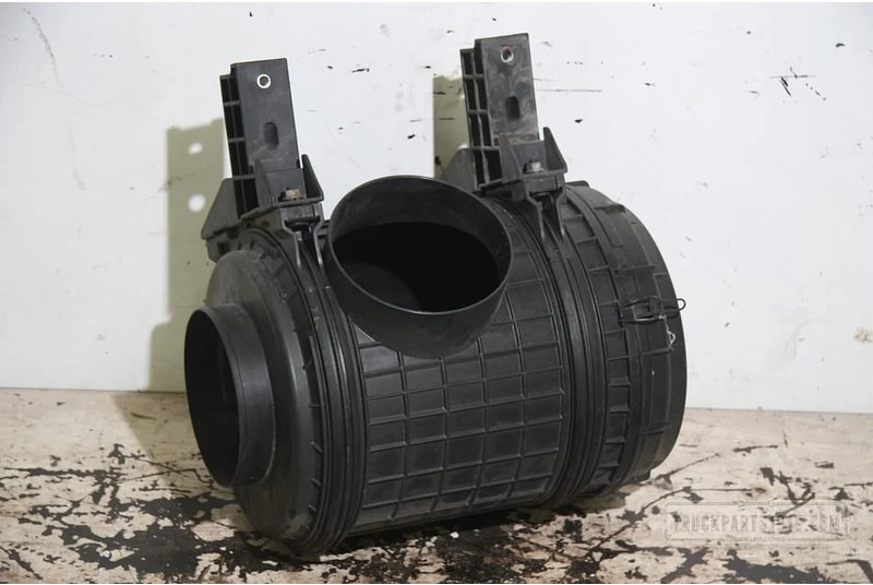 Renault Body & Chassis Parts Luchtfilterhuis Renault - Air intake system for Truck: picture 1 Renault Body & Chassis Parts Luchtfilterhuis Renault - Air intake system for Truck: picture 1