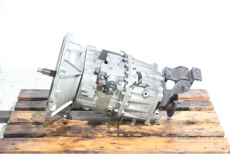 Renault Gearbox & Clutch Parts Ren.Midlum FS 4105A Versn.bak - Gearbox for Truck: picture 2 Renault Gearbox & Clutch Parts Ren.Midlum FS 4105A Versn.bak - Gearbox for Truck: picture 2