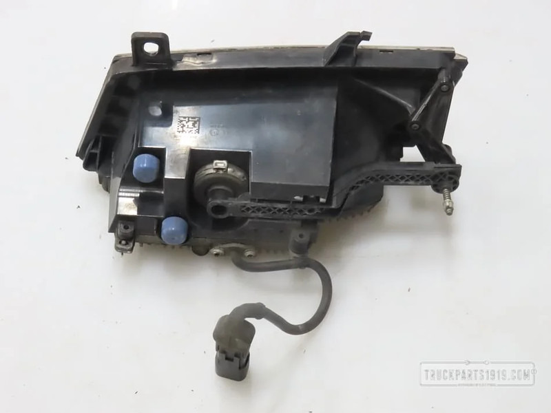 Scania 2552715 Mistlamp Re. - Fog light for Truck: picture 2 Scania 2552715 Mistlamp Re. - Fog light for Truck: picture 2