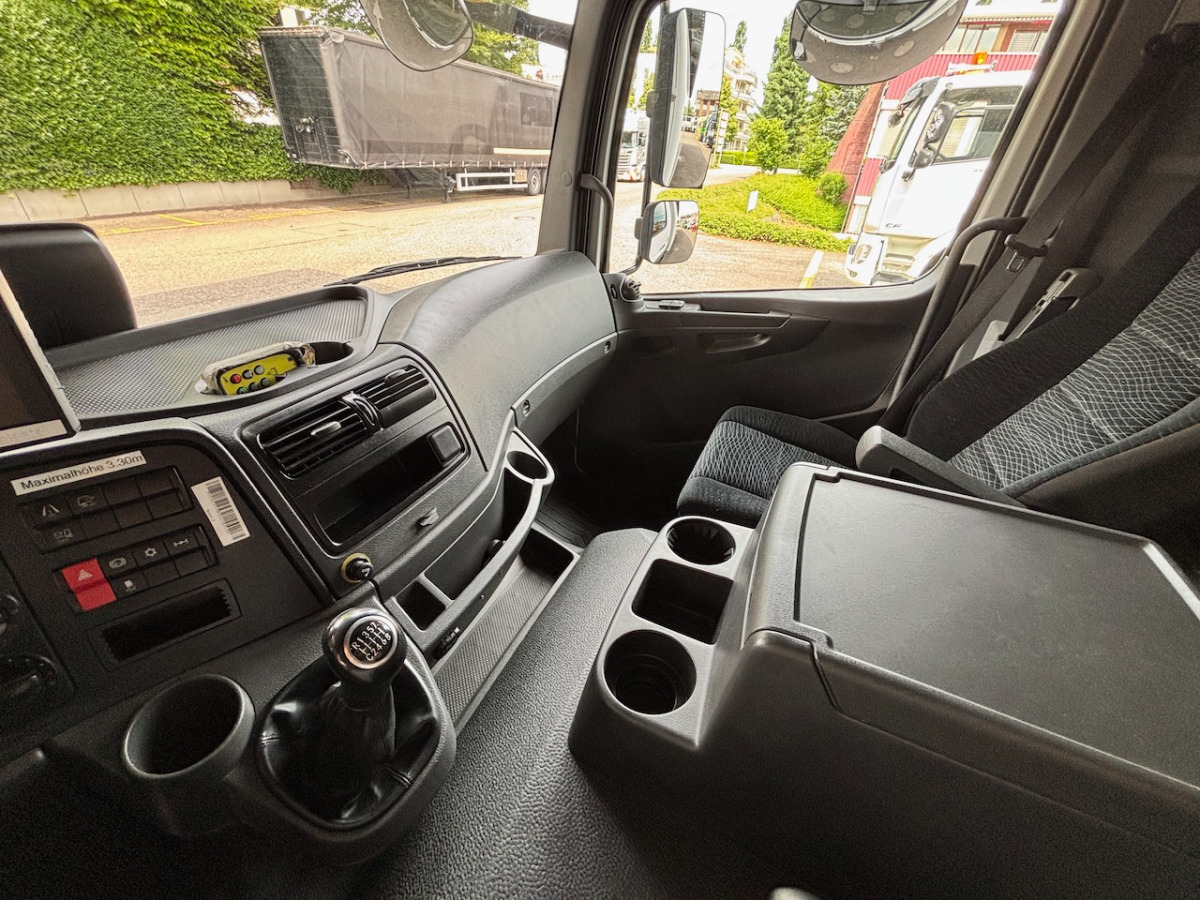 Box truck MERCEDES Atego 1530: picture 8