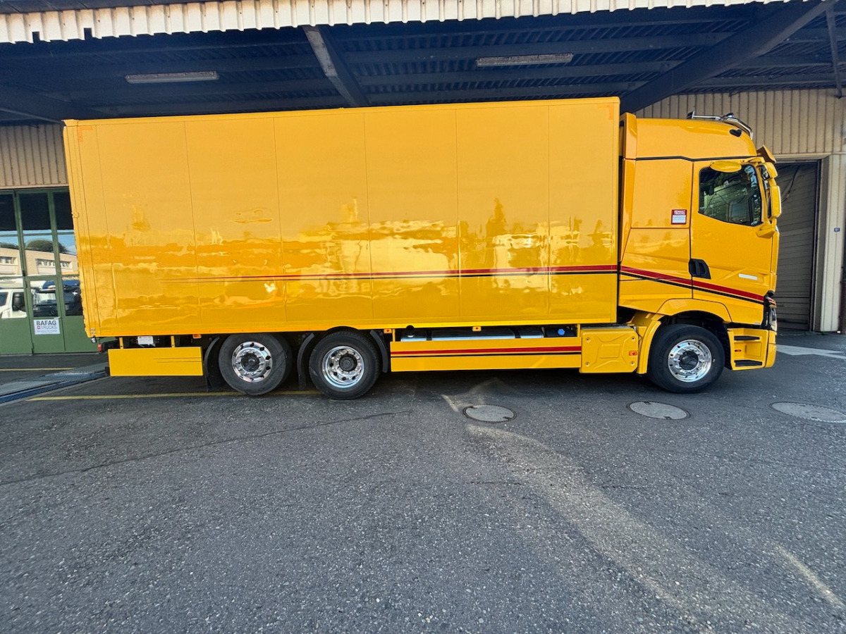 Box truck RENAULT T520: picture 12