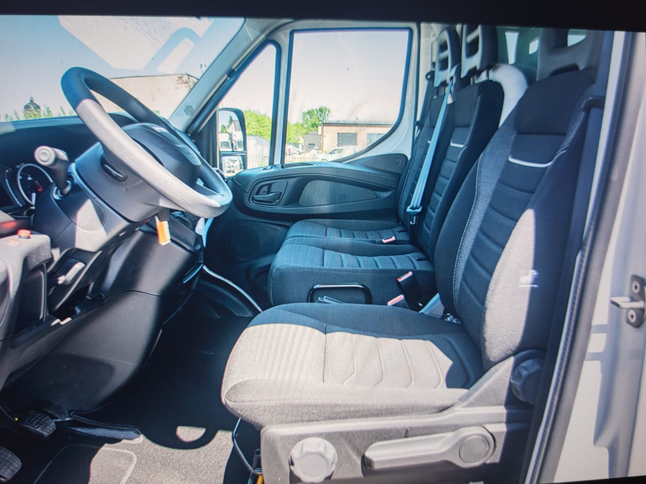 Iveco Daily 70 C18 Pritsche-Plane BÃR - Curtain side van: picture 4 Iveco Daily 70 C18 Pritsche-Plane BÃR - Curtain side van: picture 4