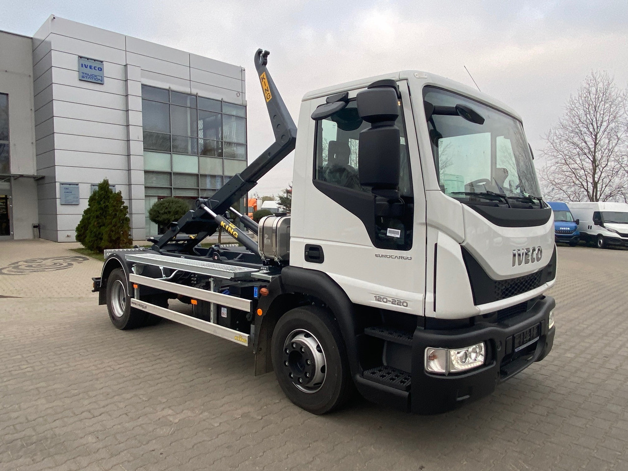 Iveco Eurocargo 120-220 ML120E22/P - Hook lift truck: picture 4 Iveco Eurocargo 120-220 ML120E22/P - Hook lift truck: picture 4