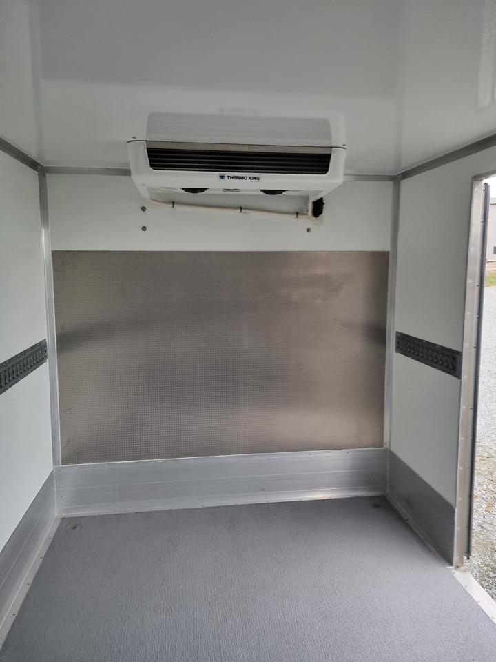 Renault Master Kühlkoffer O°/+20°C 230V Standkühlung - Refrigerated van: picture 2 Renault Master Kühlkoffer O°/+20°C 230V Standkühlung - Refrigerated van: picture 2