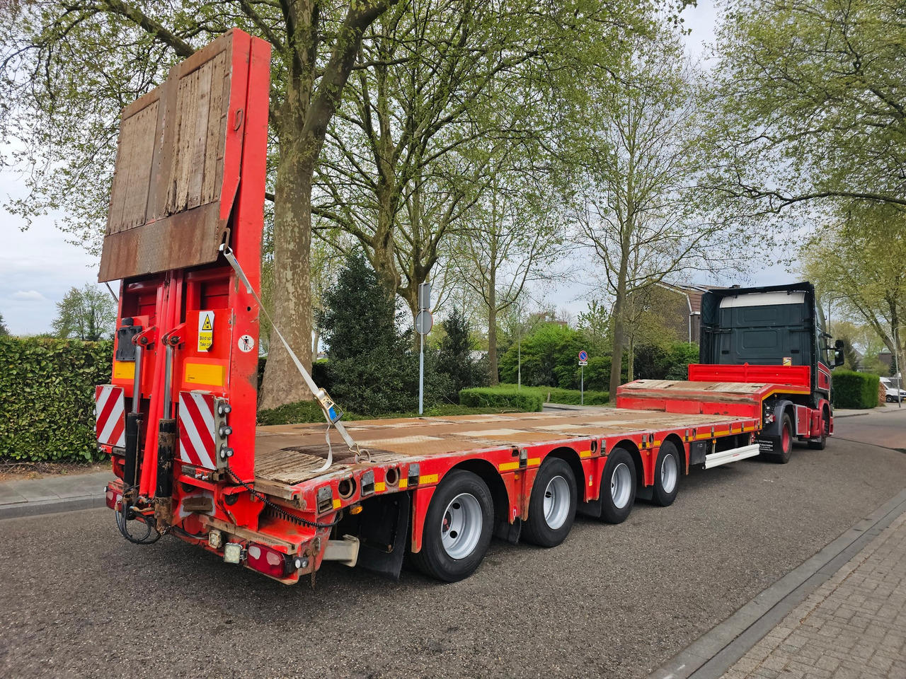 Kässbohrer LB4E With Hydraulic Flip Ramps - Low loader semi-trailer: picture 2 Kässbohrer LB4E With Hydraulic Flip Ramps - Low loader semi-trailer: picture 2
