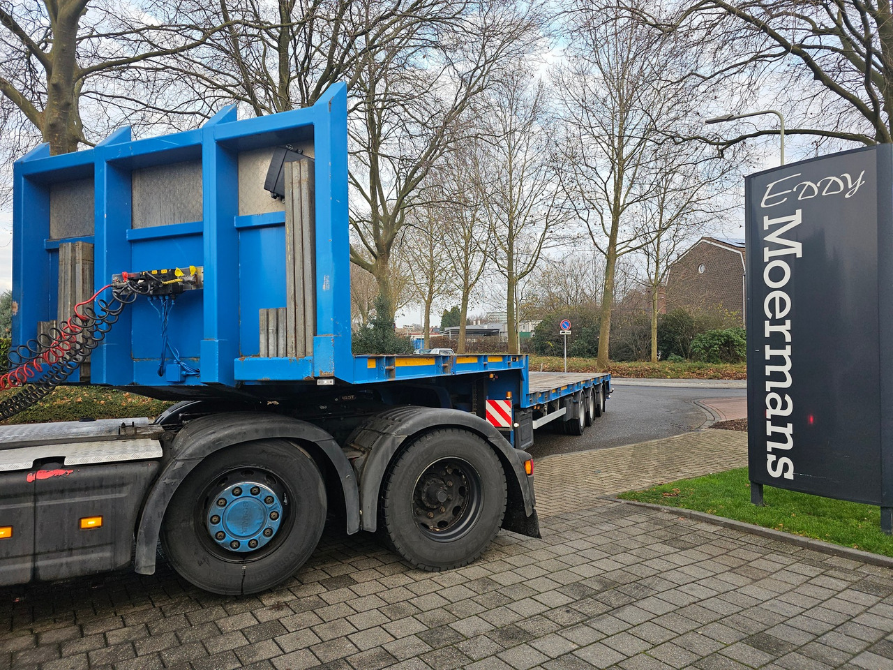 LAG O-3-40 UF Semie lowloader - Low loader semi-trailer: picture 1 LAG O-3-40 UF Semie lowloader - Low loader semi-trailer: picture 1