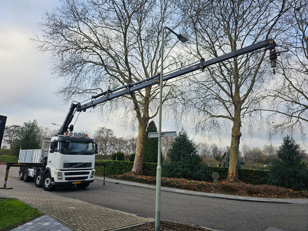 Volvo FH 420 8x4 - Crane truck: picture 4 Volvo FH 420 8x4 - Crane truck: picture 4