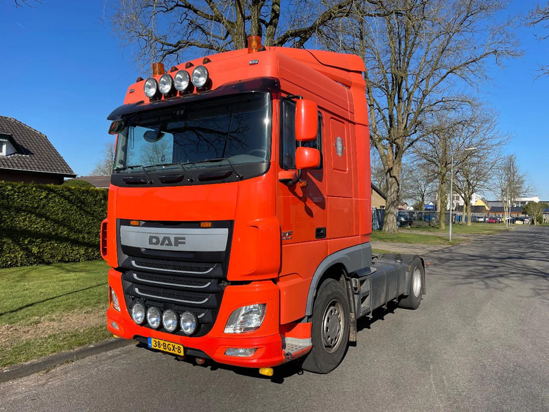 DAF XF 440 XF440 Daf Nieuwe tachograaf “”””””” Hand geschakeld - Tractor unit: picture 1 DAF XF 440 XF440 Daf Nieuwe tachograaf “”””””” Hand geschakeld - Tractor unit: picture 1