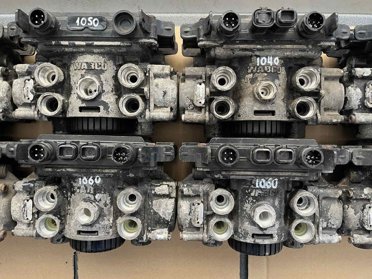 EBS AXLE MODULATOR 2 MAN TGA-TGM-TGL - Brake parts for Truck: picture 3 EBS AXLE MODULATOR 2 MAN TGA-TGM-TGL - Brake parts for Truck: picture 3