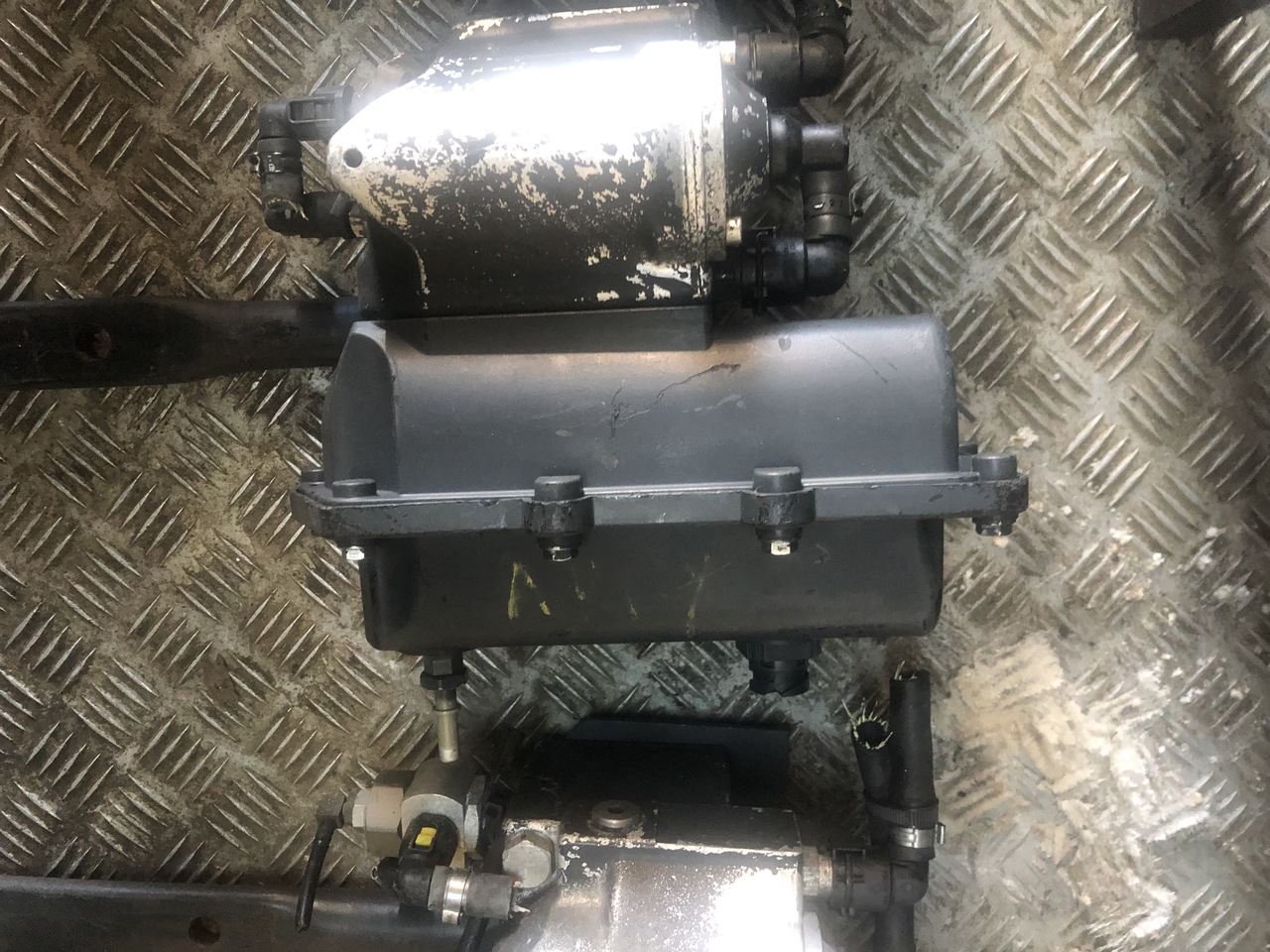 MERCEDES-BENZ ACTROS-ATEGO ADBLUE PUMP MODULE - Fuel pump for Truck: picture 2 MERCEDES-BENZ ACTROS-ATEGO ADBLUE PUMP MODULE - Fuel pump for Truck: picture 2