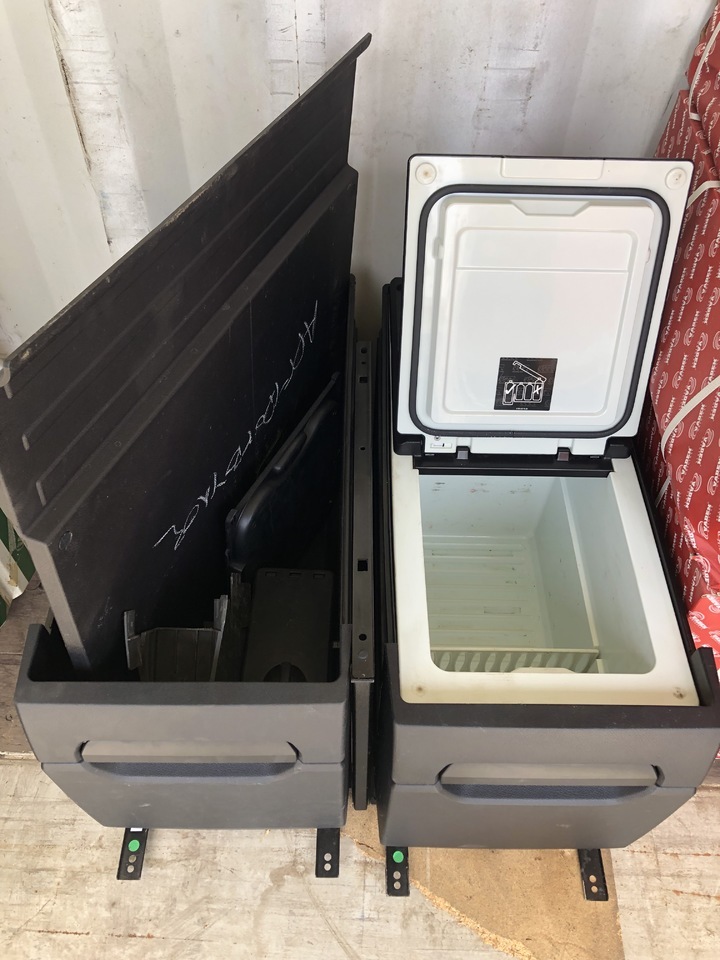 REFRIGERATOR BOX ACTROS MP4 - Universal part for Truck: picture 1 REFRIGERATOR BOX ACTROS MP4 - Universal part for Truck: picture 1