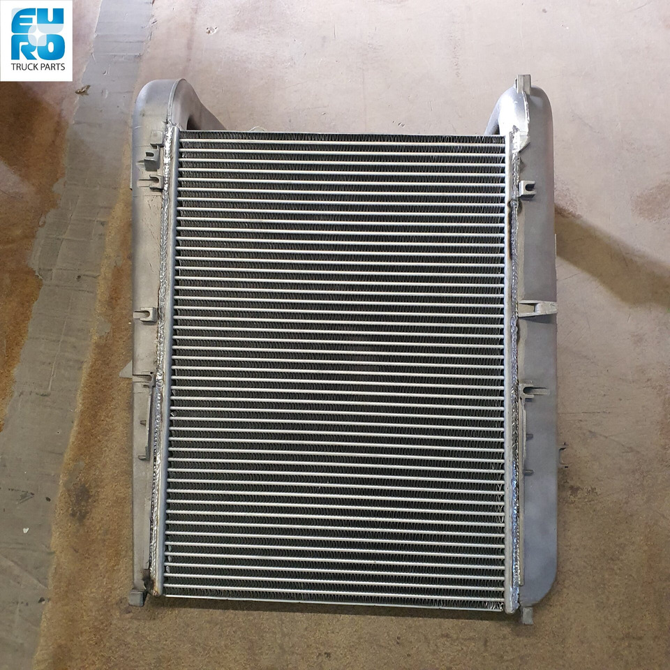 DAF CF 85 INTERCOOLER 1371318R + €50 Statiegeld - Intercooler for Truck: picture 2 DAF CF 85 INTERCOOLER 1371318R + €50 Statiegeld - Intercooler for Truck: picture 2