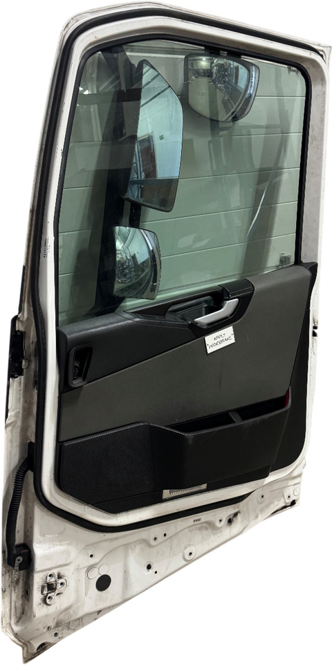 VOLVO FH4/FH5 DEUR RH COMPLEET GEBRUIKT 82183386U - Door and parts for Truck: picture 2 VOLVO FH4/FH5 DEUR RH COMPLEET GEBRUIKT 82183386U - Door and parts for Truck: picture 2