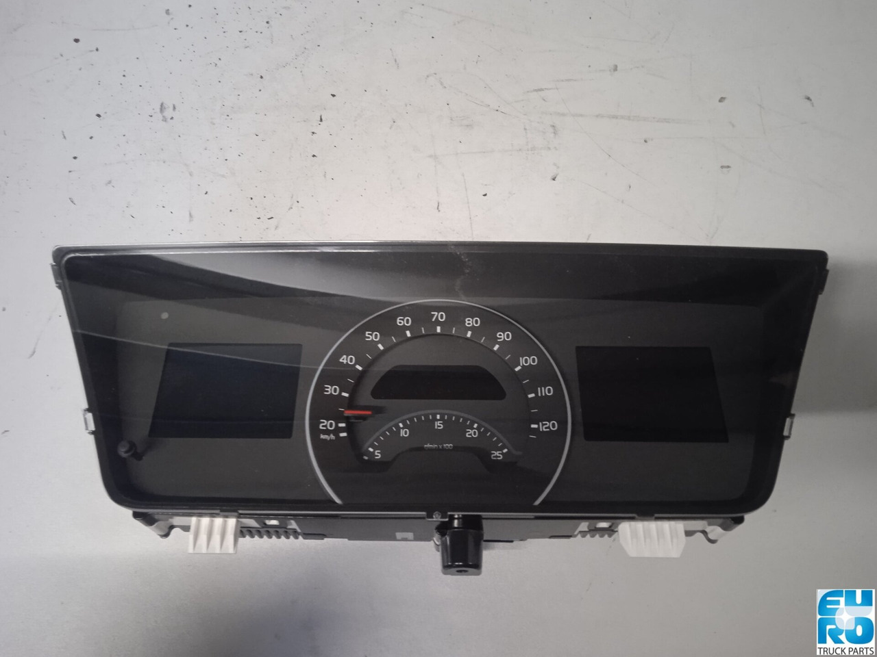 VOLVO FH4-FM4 COMBIPANEEL NIEUW + DEPOSIT 150,- EURO - Dashboard for Truck: picture 1 VOLVO FH4-FM4 COMBIPANEEL NIEUW + DEPOSIT 150,- EURO - Dashboard for Truck: picture 1
