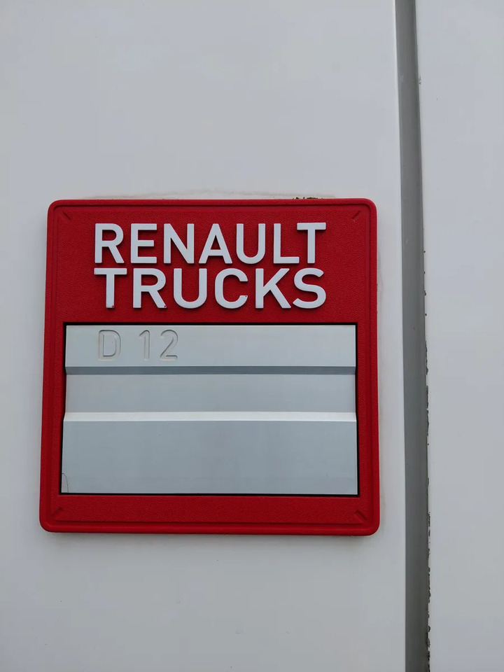 2017 Renault D12 4×2 Double Sleeper Curtainsider - Curtainsider truck: picture 5 2017 Renault D12 4×2 Double Sleeper Curtainsider - Curtainsider truck: picture 5