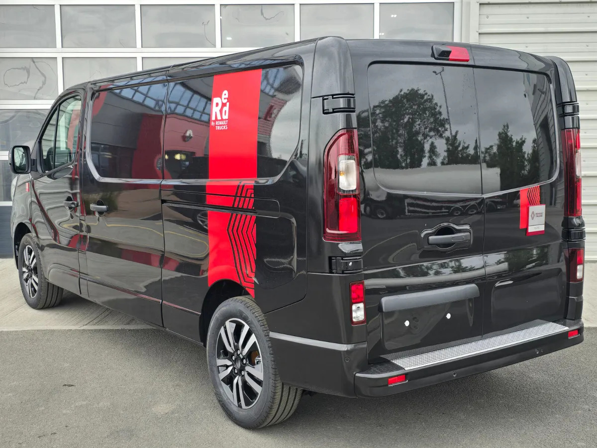 NEW Renault Trafic Exclusive 170BHP/150BHP Auto Black - Panel van: picture 3 NEW Renault Trafic Exclusive 170BHP/150BHP Auto Black - Panel van: picture 3