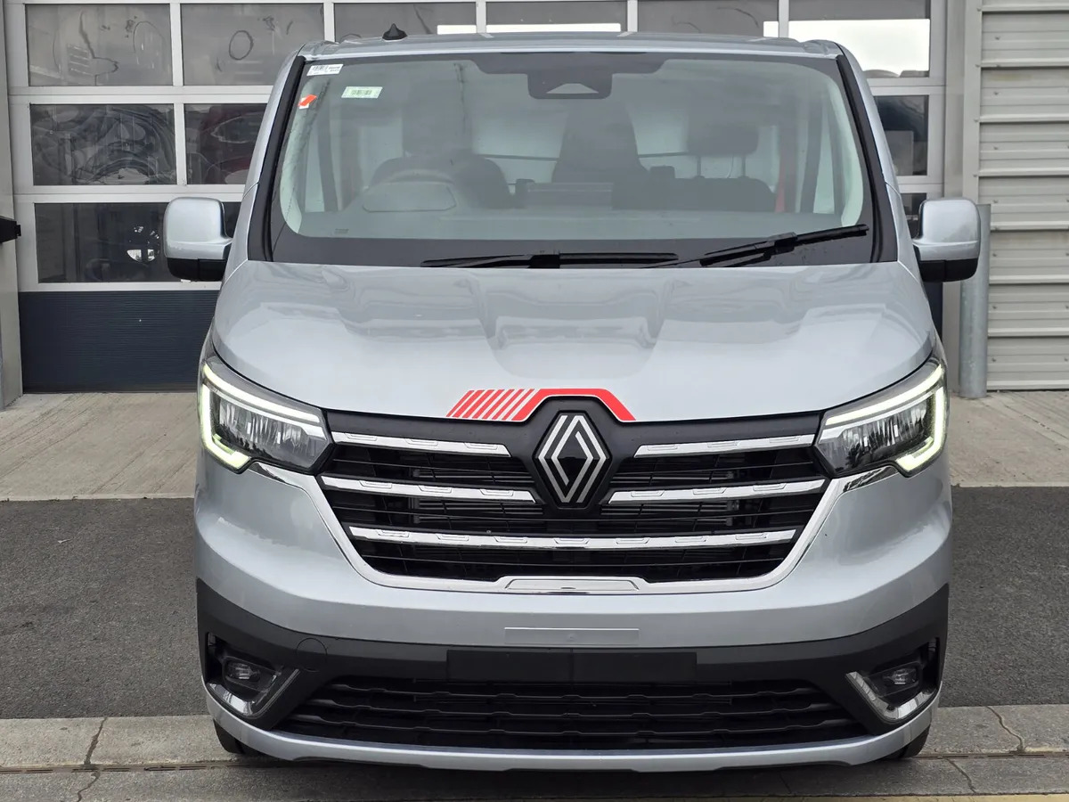 NEW Renault Trafic Exclusive 170BHP/150BHP Manual Silver - Panel van: picture 4 NEW Renault Trafic Exclusive 170BHP/150BHP Manual Silver - Panel van: picture 4