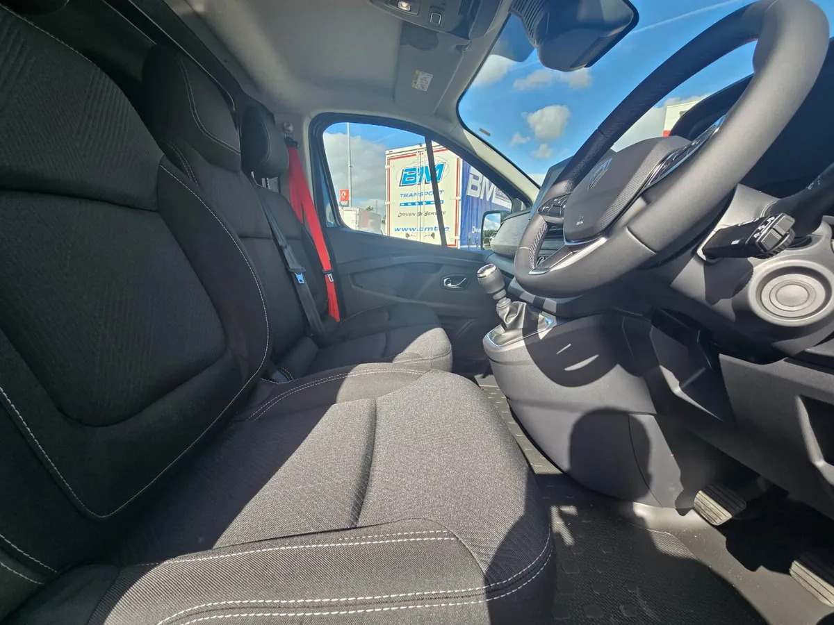 NEW Renault Trafic Exclusive 170BHP/150BHP Manual White - Panel van: picture 4 NEW Renault Trafic Exclusive 170BHP/150BHP Manual White - Panel van: picture 4