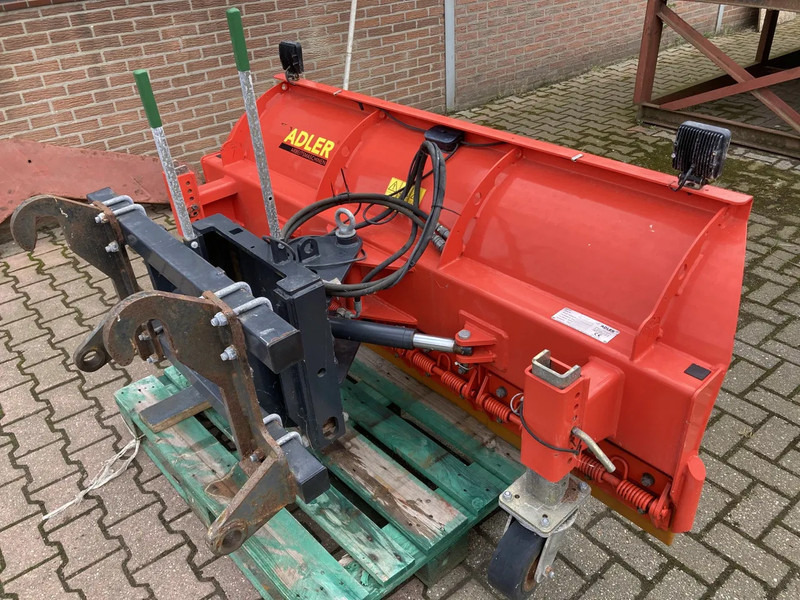 ADLER Sneeuwschuif met Giant of JCB aanspan - Snow plough for Agricultural machinery: picture 3 ADLER Sneeuwschuif met Giant of JCB aanspan - Snow plough for Agricultural machinery: picture 3
