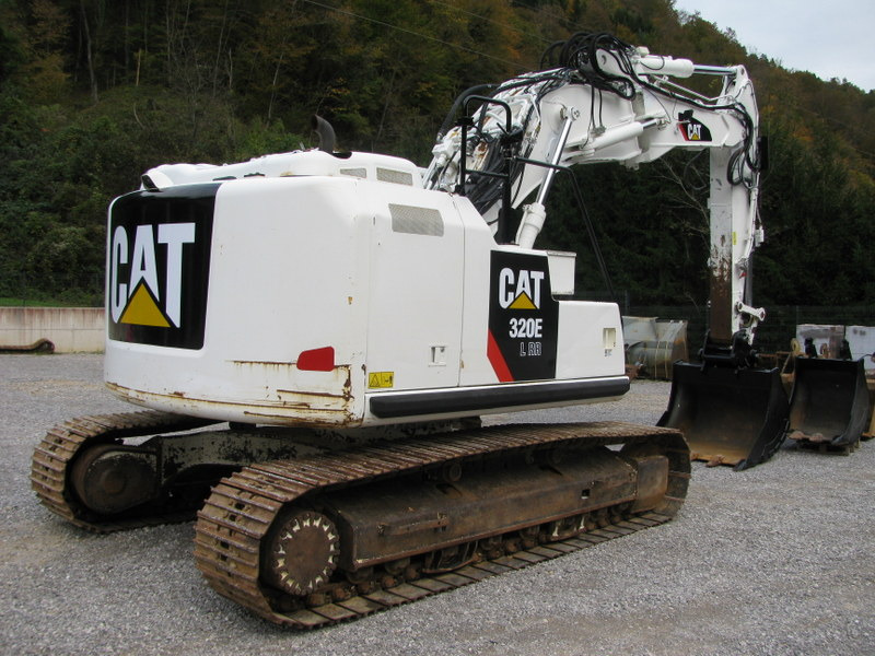Crawler excavator CATERPILLAR 320E LRR with 4 tools: picture 6
