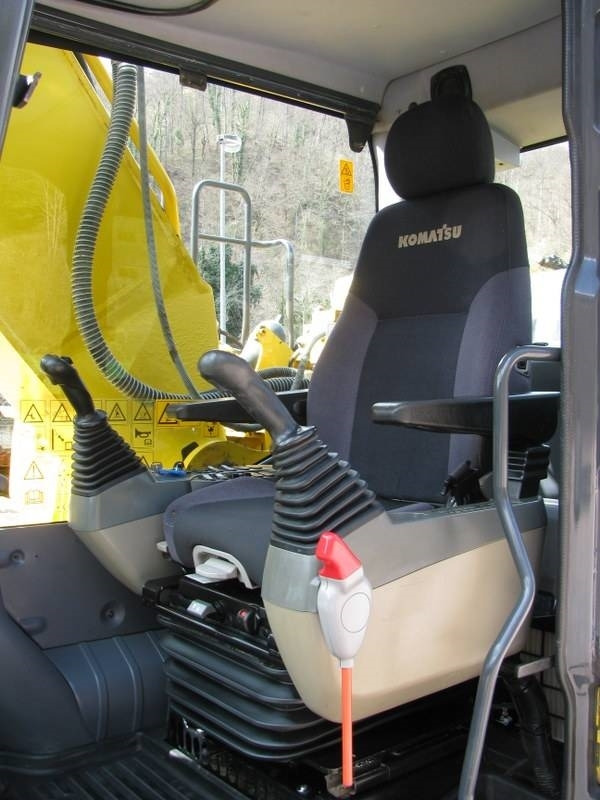 Crawler excavator Komatsu PC 240 NLC-10 TOP stroj: picture 21