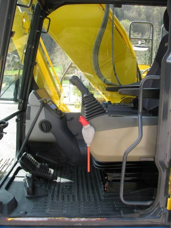 Crawler excavator Komatsu PC 240 NLC-10 TOP stroj: picture 22