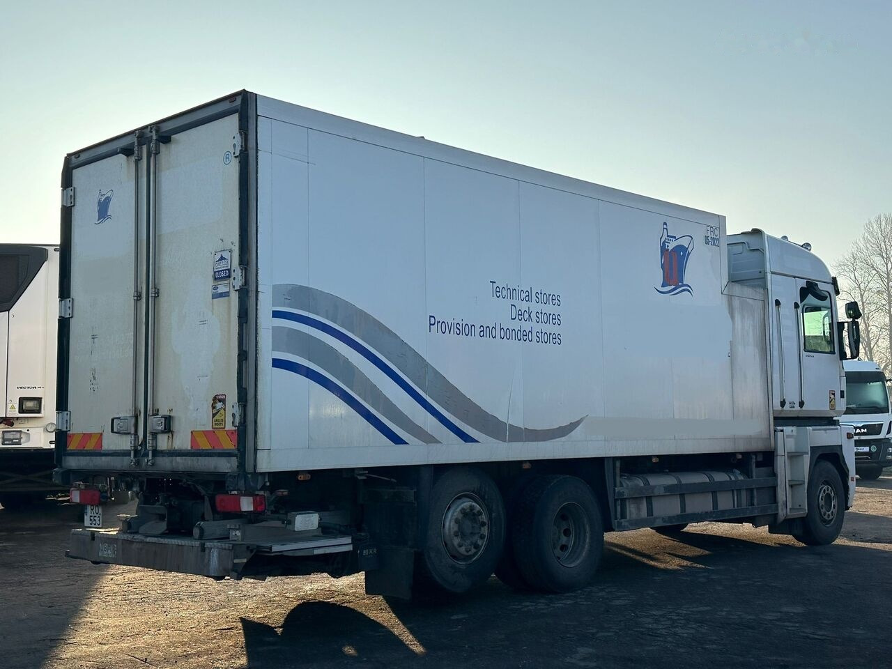 Renault Magnum 500 - Refrigerator truck: picture 4 Renault Magnum 500 - Refrigerator truck: picture 4