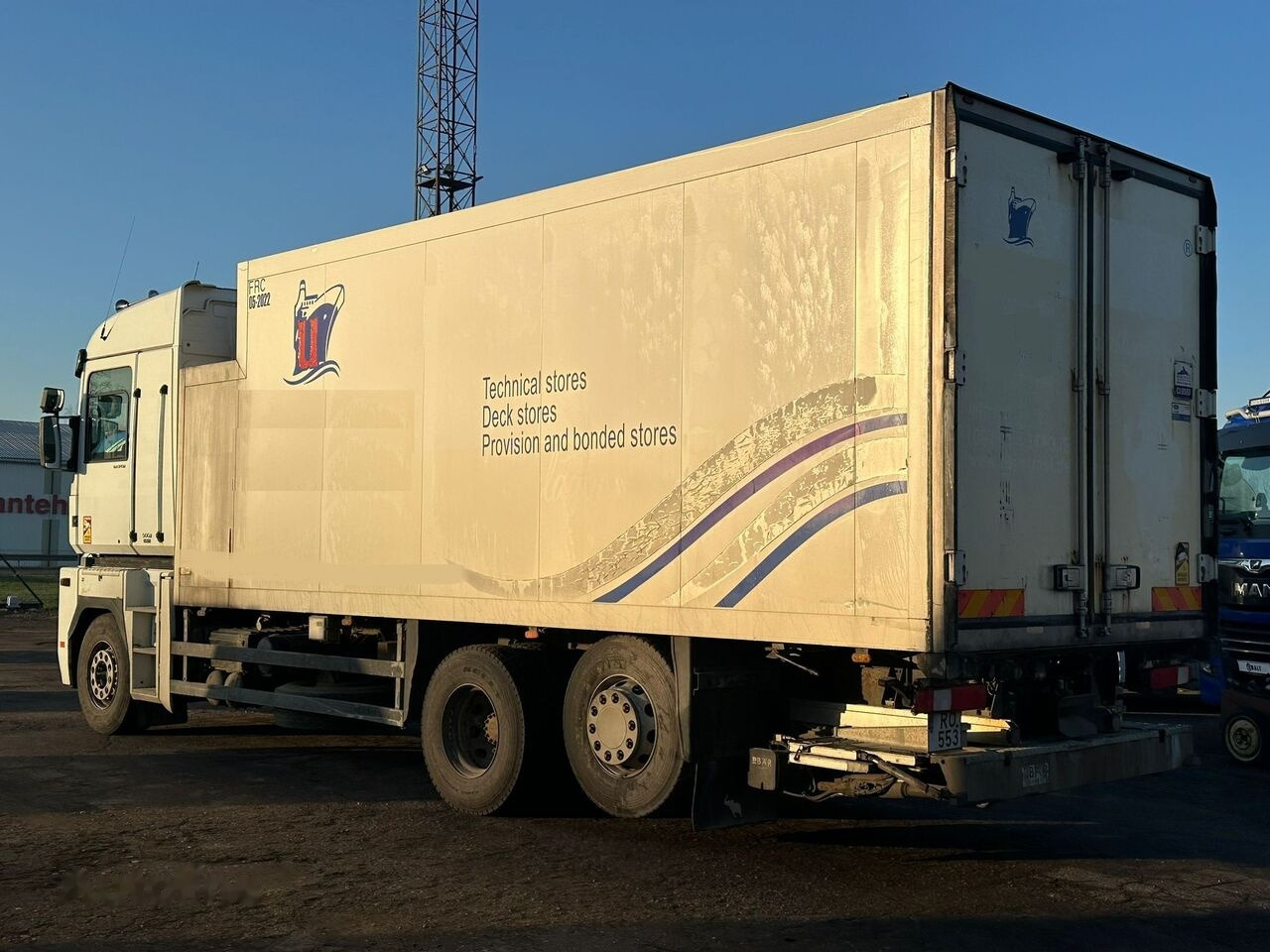 Renault Magnum 500 - Refrigerator truck: picture 3 Renault Magnum 500 - Refrigerator truck: picture 3