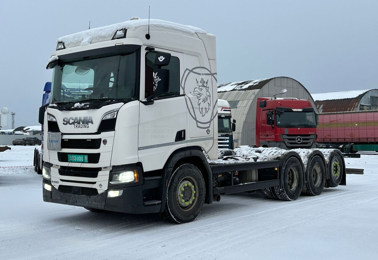 Scania R520 8x4 ADR - Cab chassis truck: picture 1 Scania R520 8x4 ADR - Cab chassis truck: picture 1